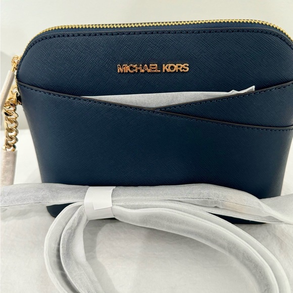 New Michael Kors Jet Set Travel Medium Dome Crossbody Leather Navy with Dust bag - Picture 2 of 7